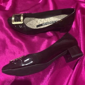 Libby.edelman elegant short heel, like new size 8.5. Dark brown and gold